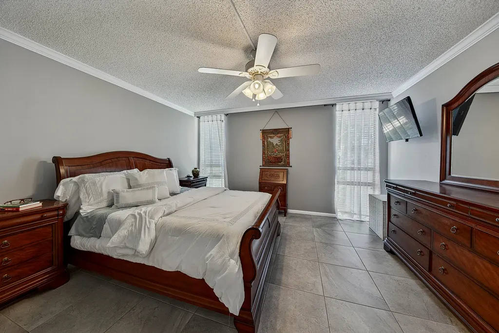 4800 Bayview Drive Fort Lauderdale FL 33308