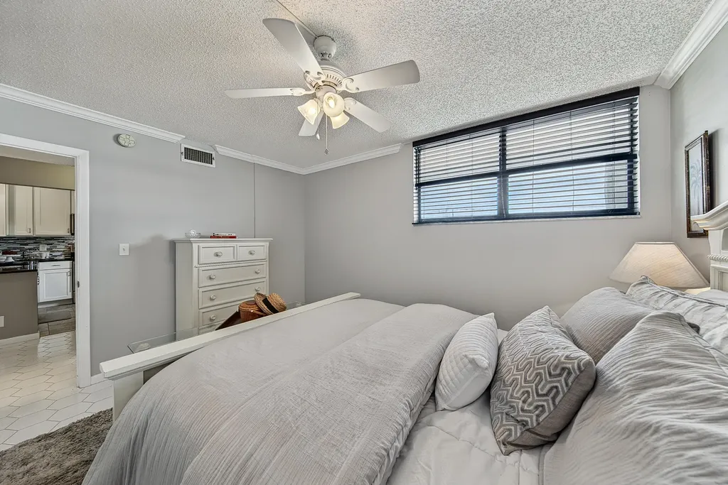 4800 Bayview Drive Fort Lauderdale FL 33308