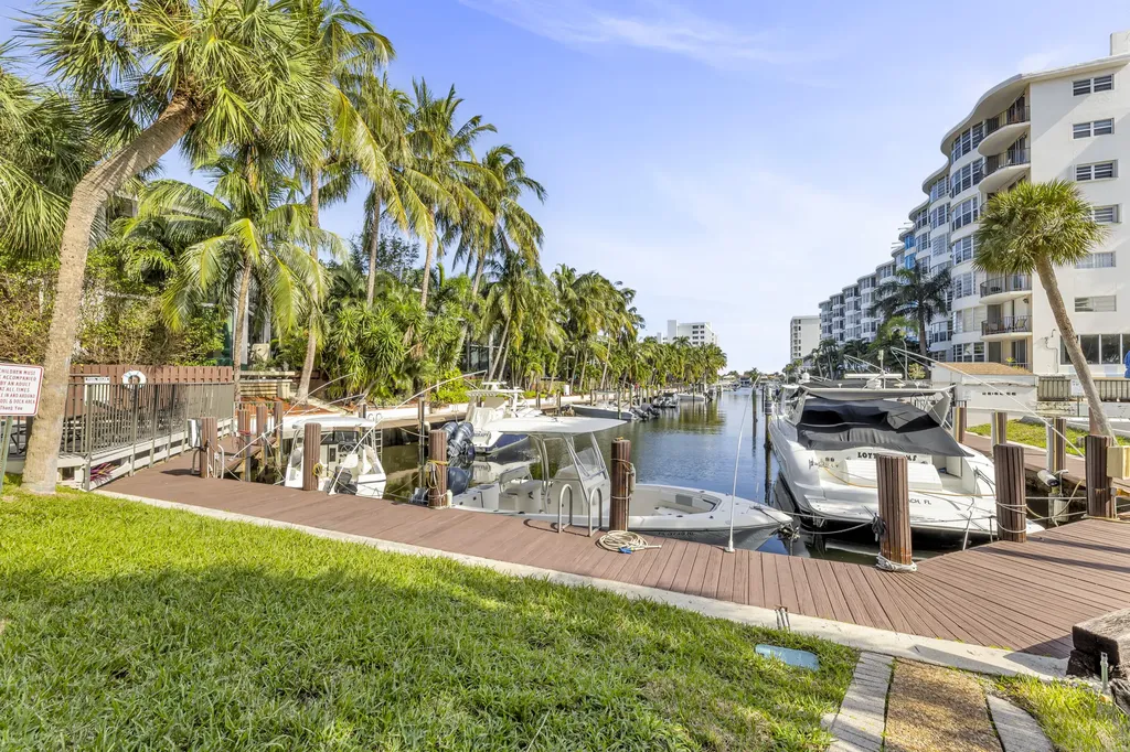 4800 Bayview Drive Fort Lauderdale FL 33308