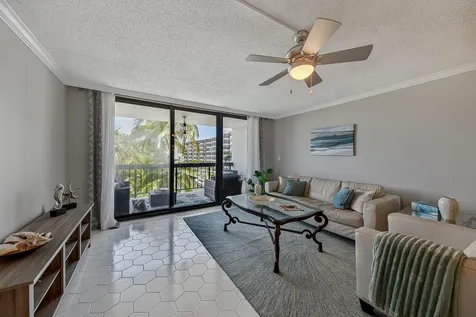 4800 Bayview Drive Fort Lauderdale FL 33308
