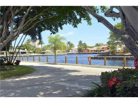 6207 Bay Club Drive Fort Lauderdale FL 33308