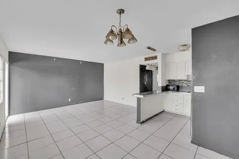 4050 NE 12th Terrace Oakland Park FL 33334