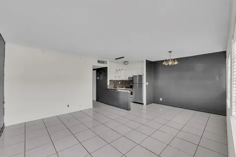 4050 NE 12th Terrace Oakland Park FL 33334