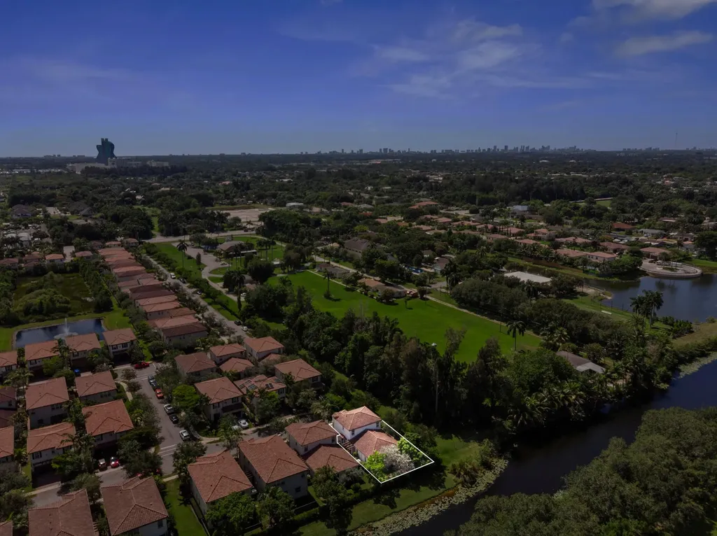 5319 Falcon Trail Davie FL 33314