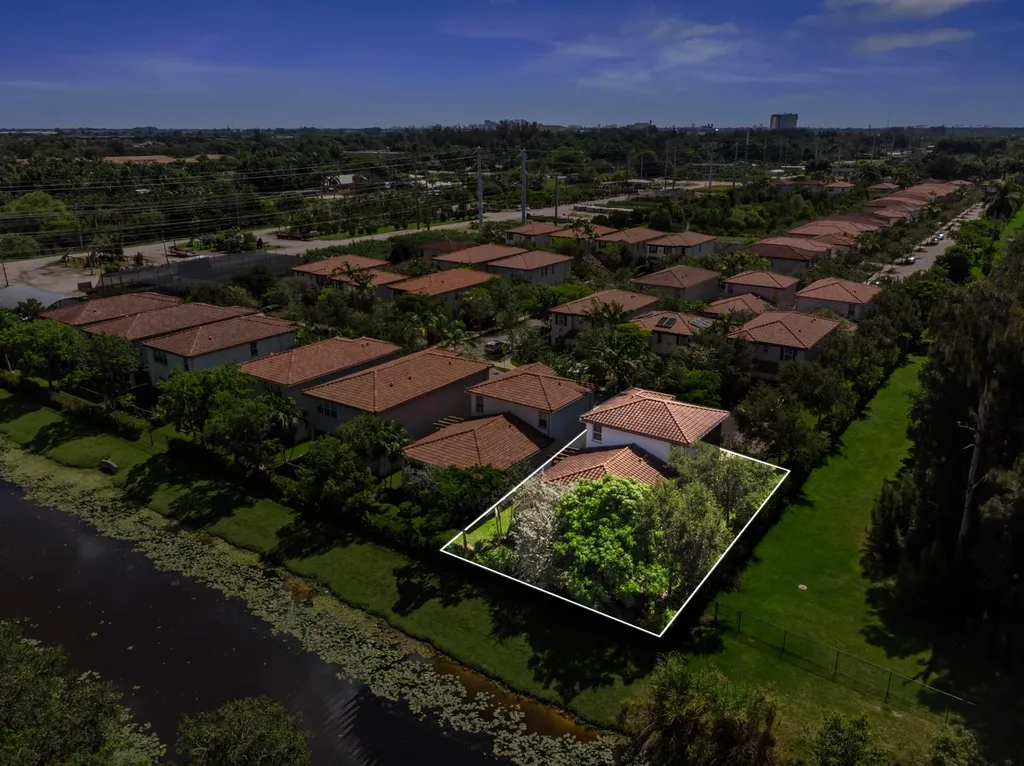 5319 Falcon Trail Davie FL 33314