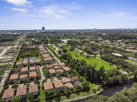 5319 Falcon Trail Davie FL 33314