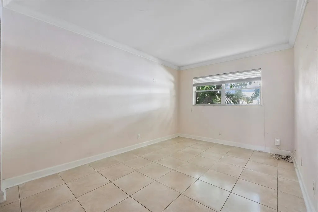 4050 NE 12th Terrace Oakland Park FL 33334