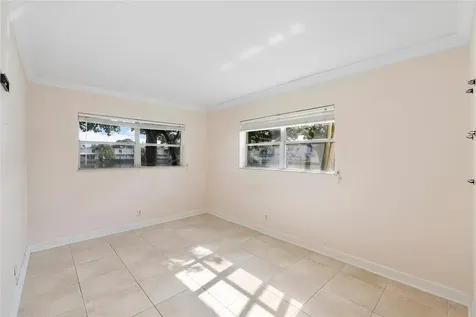 4050 NE 12th Terrace Oakland Park FL 33334