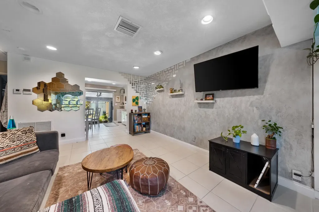 2326 Harding Street Hollywood FL 33020
