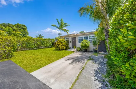 2326 Harding Street Hollywood FL 33020