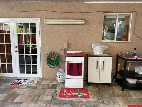 8752 NW 107th Terrace Hialeah Gardens FL 33018