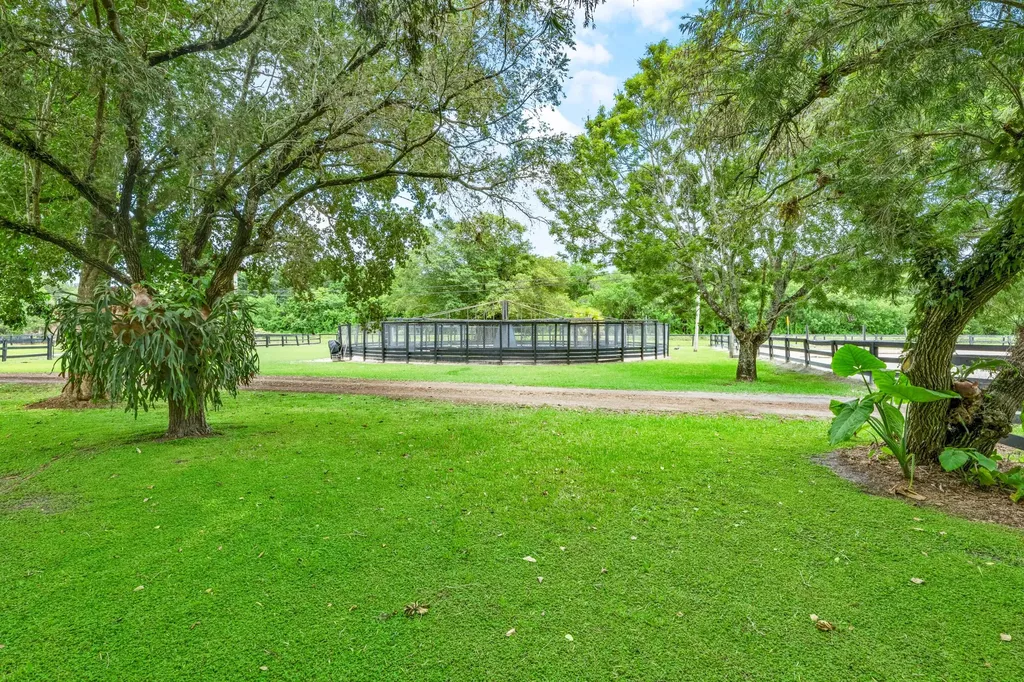 14536 North Road Loxahatchee Groves FL 33470