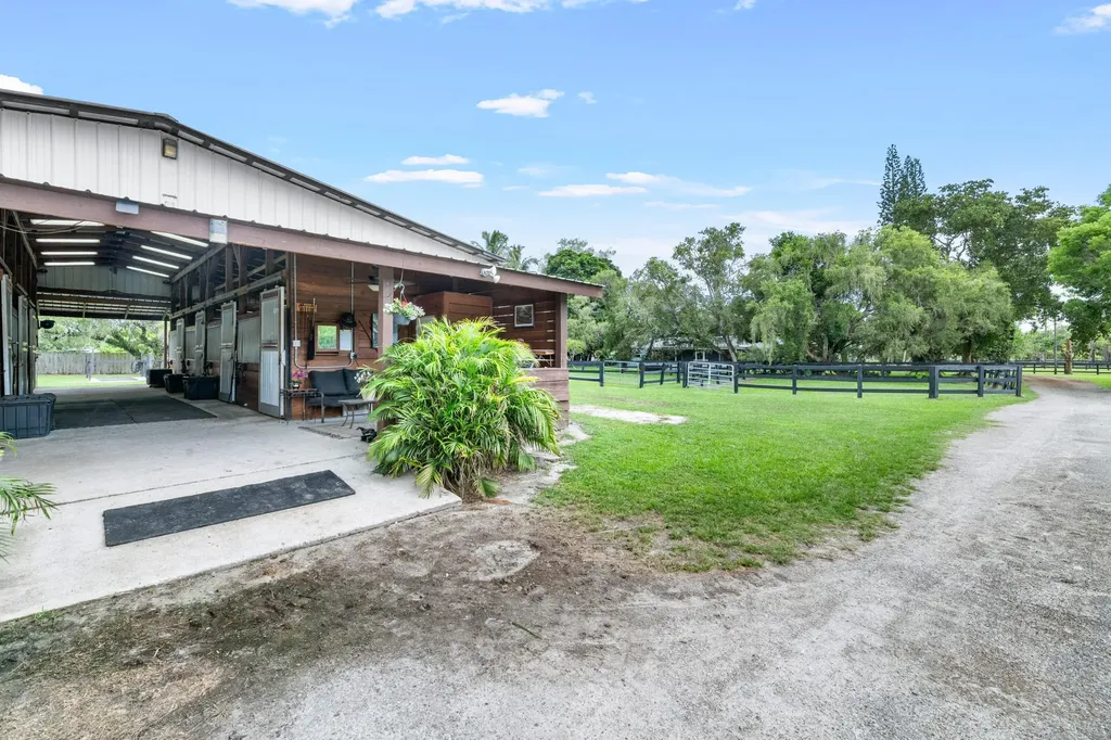 14536 North Road Loxahatchee Groves FL 33470