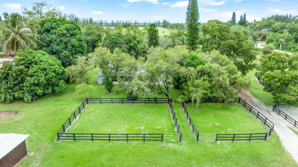 14536 North Road Loxahatchee Groves FL 33470
