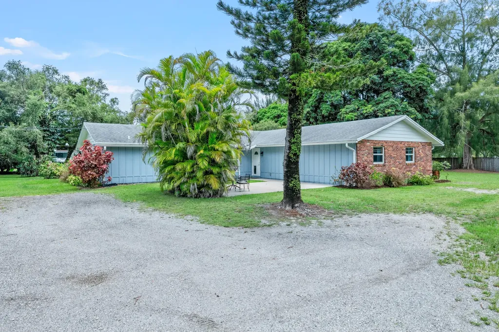 14536 North Road Loxahatchee Groves FL 33470