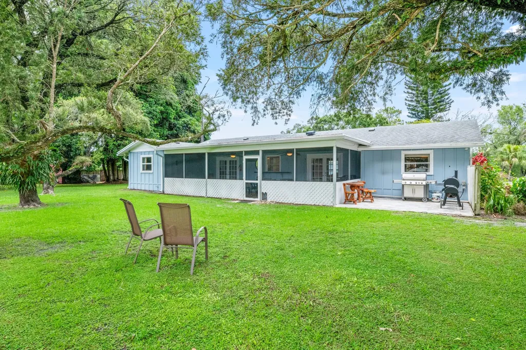 14536 North Road Loxahatchee Groves FL 33470