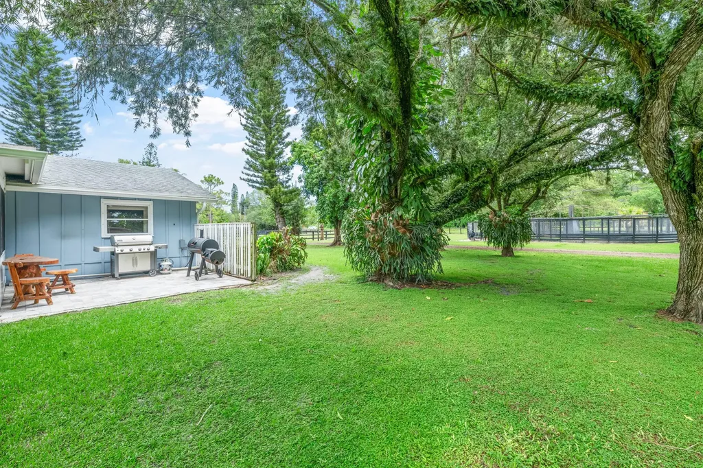 14536 North Road Loxahatchee Groves FL 33470