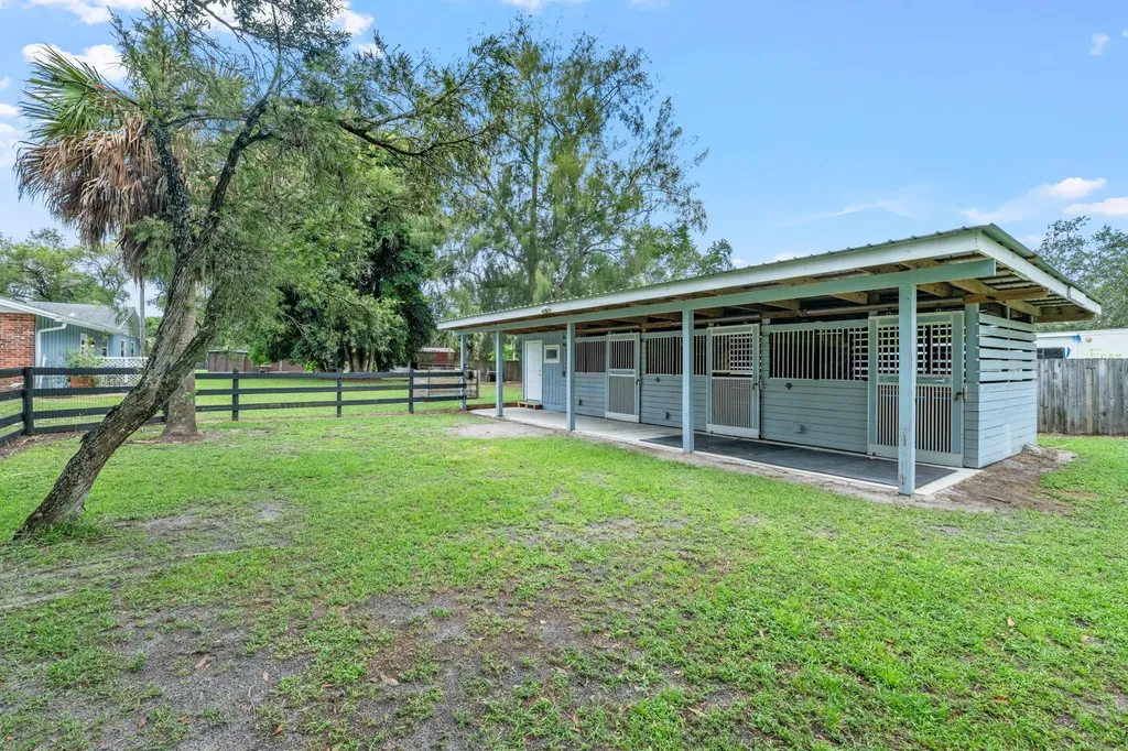14536 North Road Loxahatchee Groves FL 33470