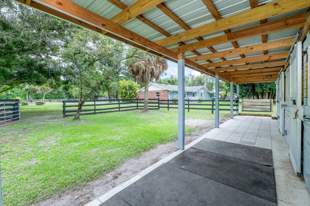 14536 North Road Loxahatchee Groves FL 33470