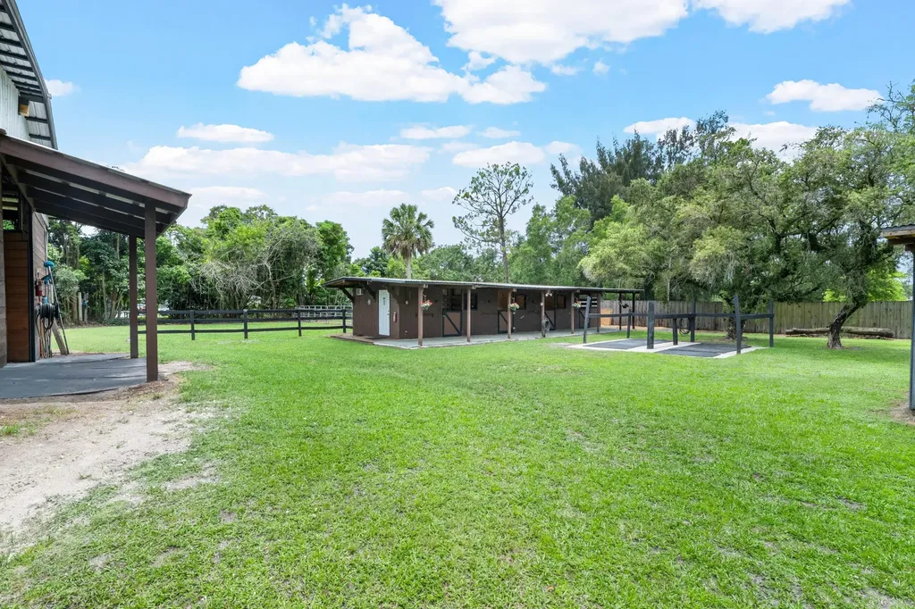 14536 North Road Loxahatchee Groves FL 33470