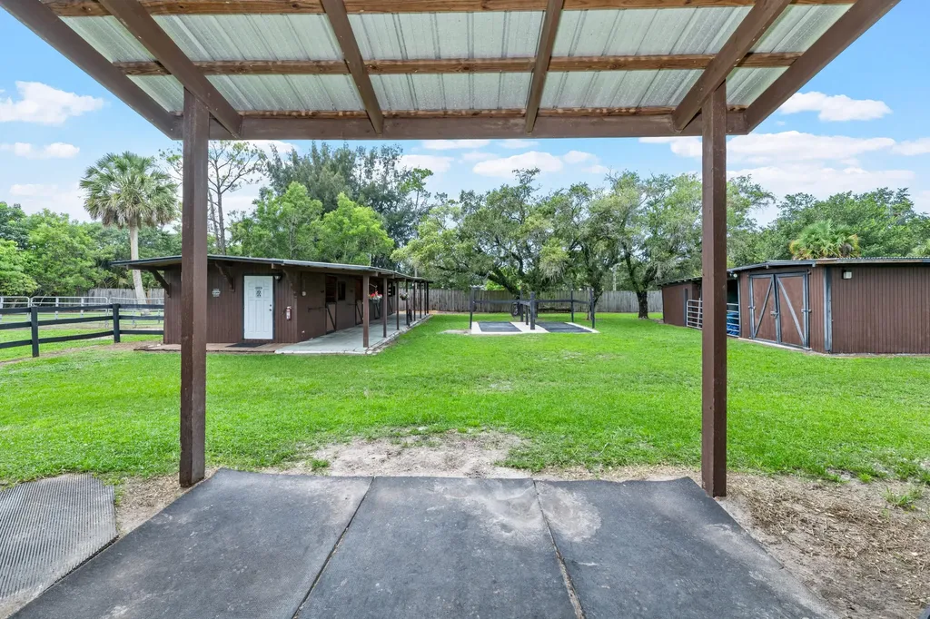 14536 North Road Loxahatchee Groves FL 33470