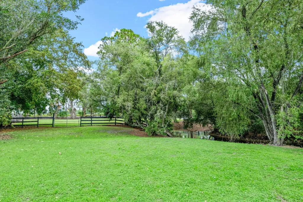 14536 North Road Loxahatchee Groves FL 33470