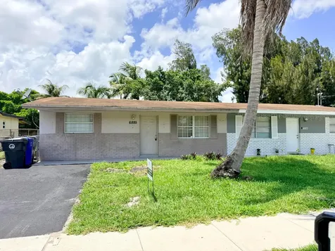6885 SW 16th Court North Lauderdale FL 33068