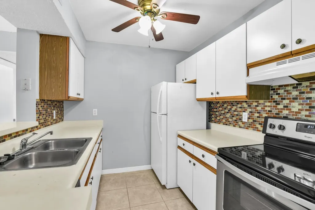 3995 W Mcnab Road Pompano Beach FL 33069