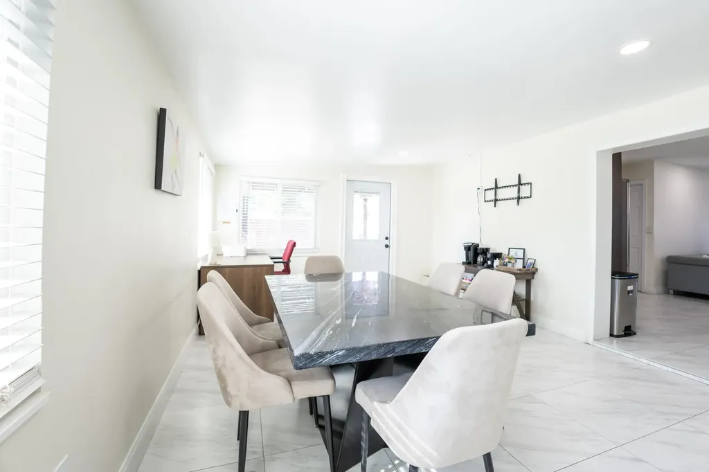 5763 Purdy Lane West Palm Beach FL 33415