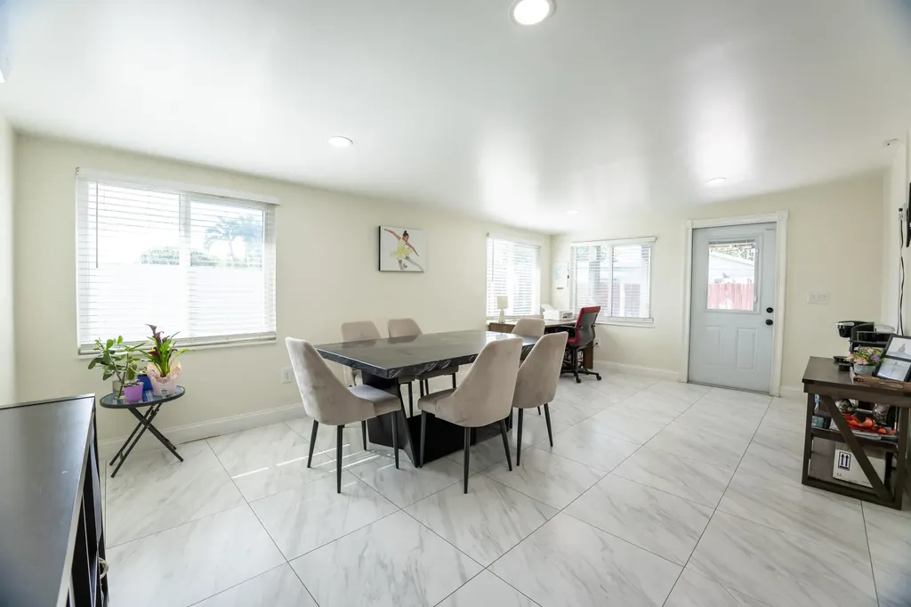 5763 Purdy Lane West Palm Beach FL 33415
