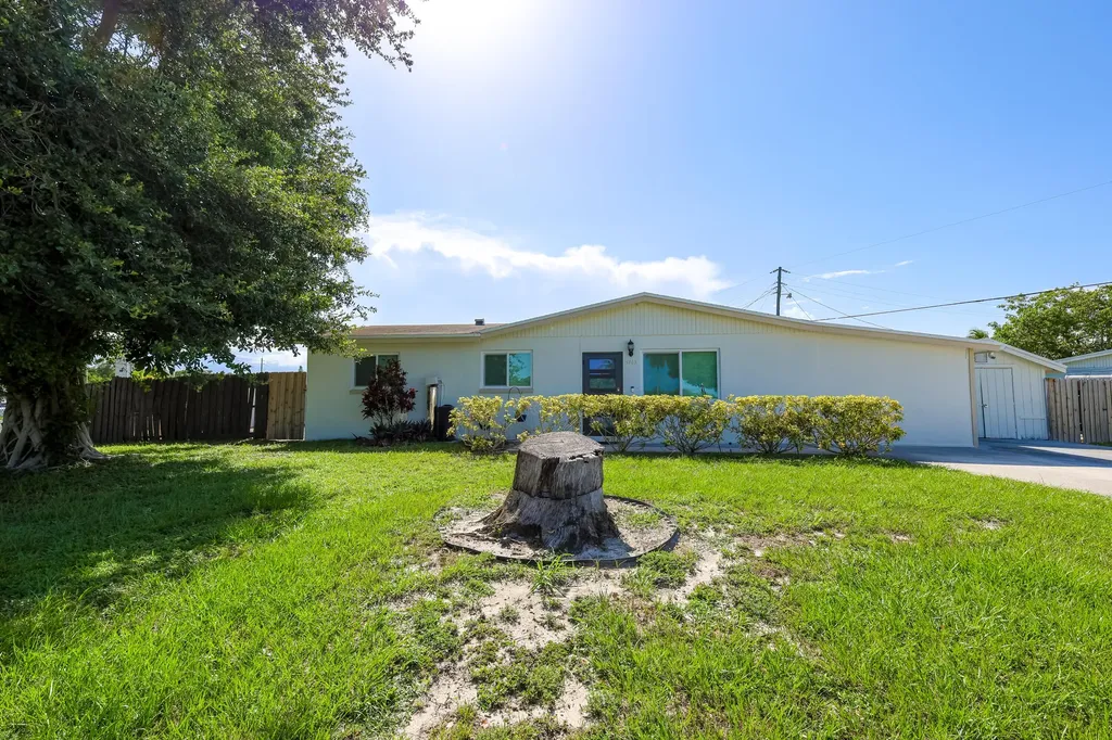 5763 Purdy Lane West Palm Beach FL 33415