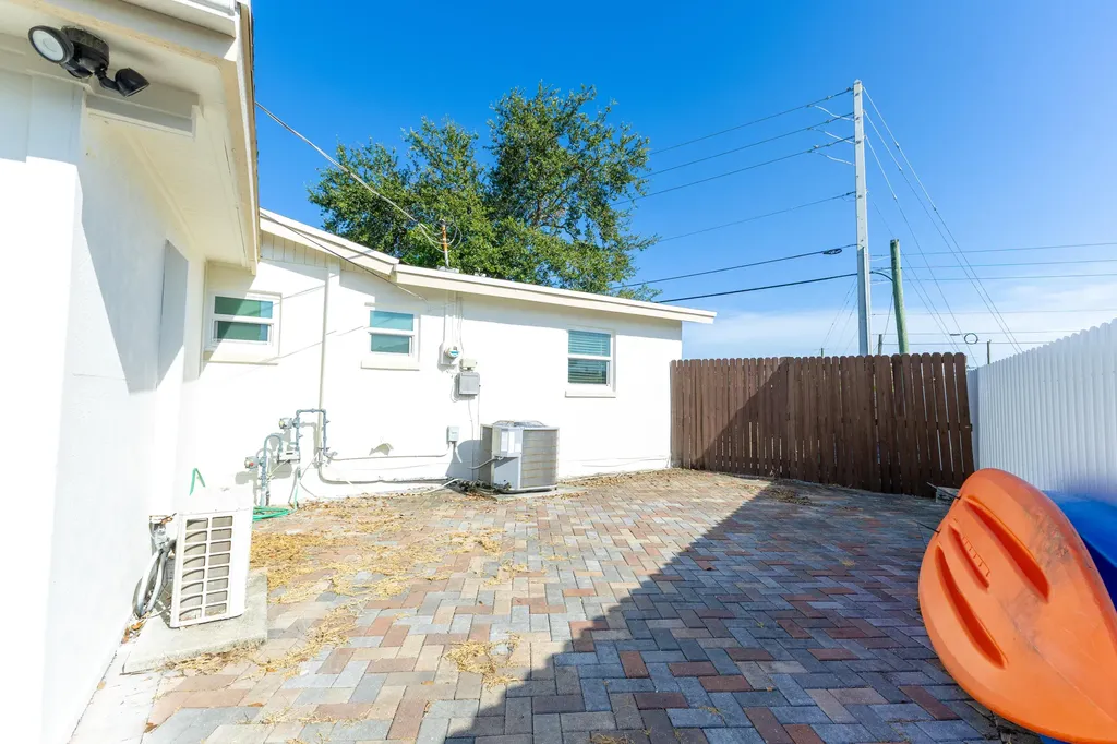 5763 Purdy Lane West Palm Beach FL 33415