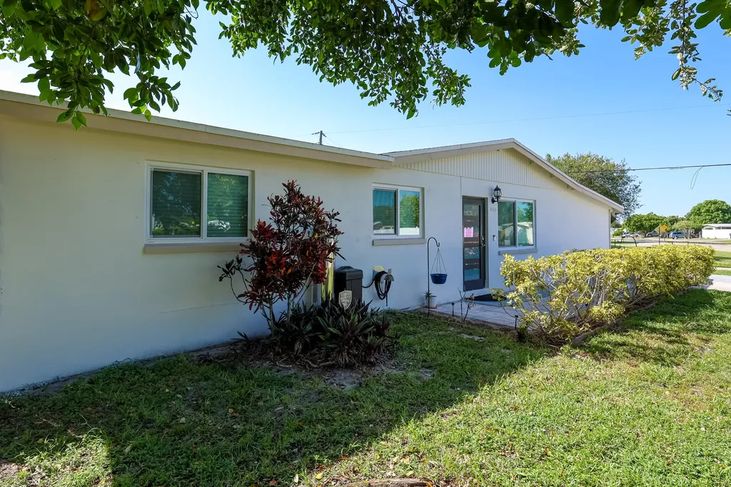 5763 Purdy Lane West Palm Beach FL 33415