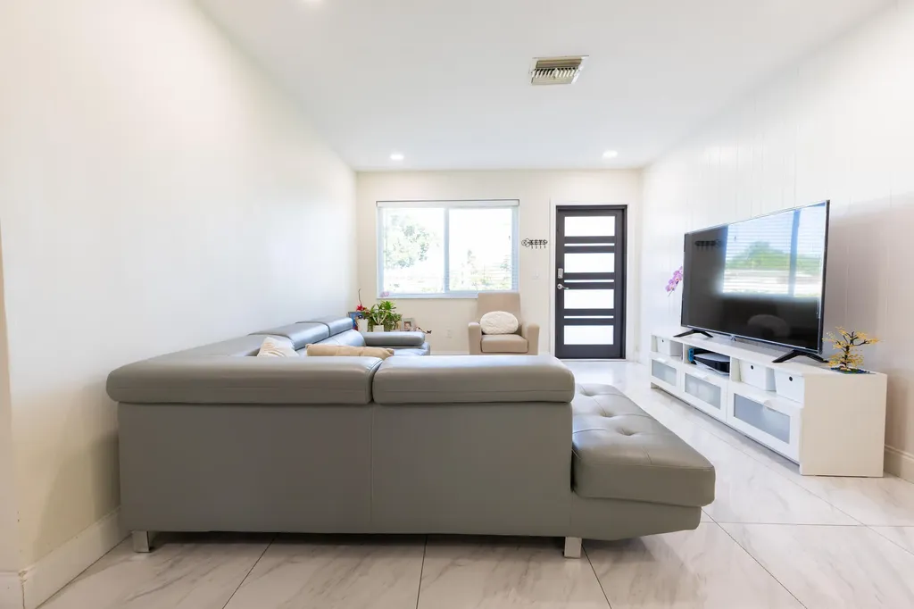5763 Purdy Lane West Palm Beach FL 33415