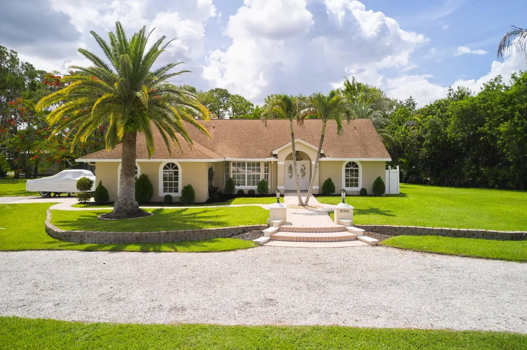 8066 Grapeview Boulevard Loxahatchee FL 33470