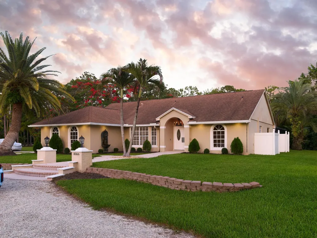 8066 Grapeview Boulevard Loxahatchee FL 33470