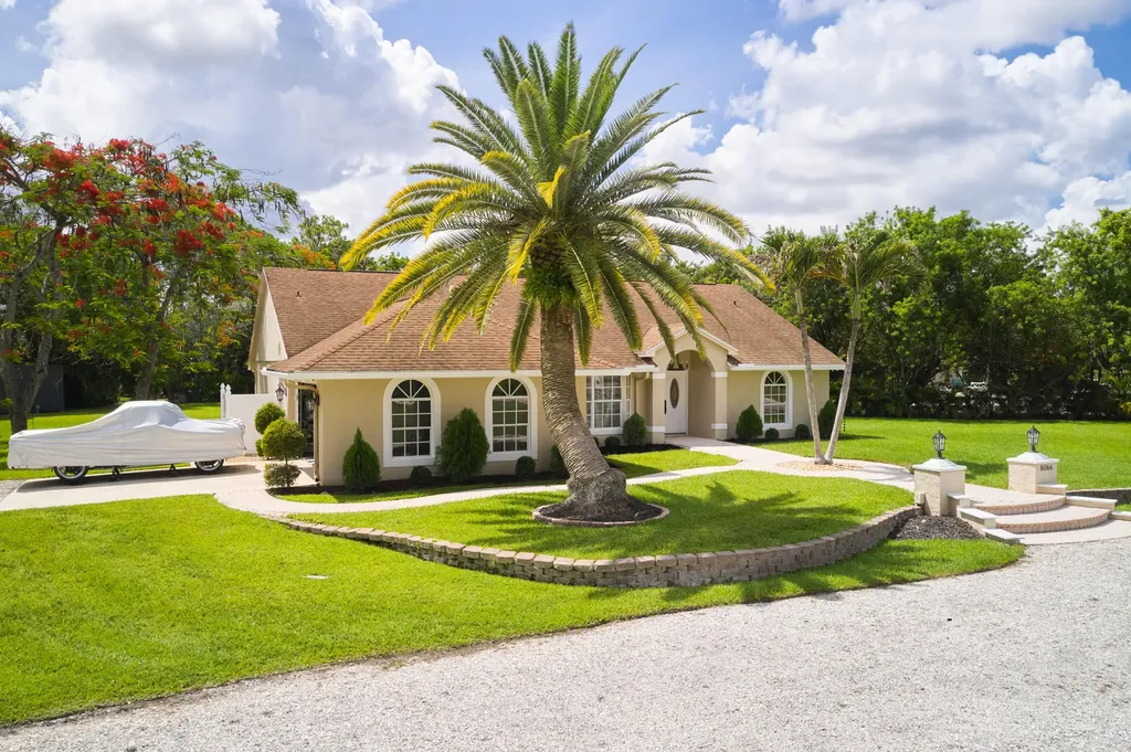 8066 Grapeview Boulevard Loxahatchee FL 33470