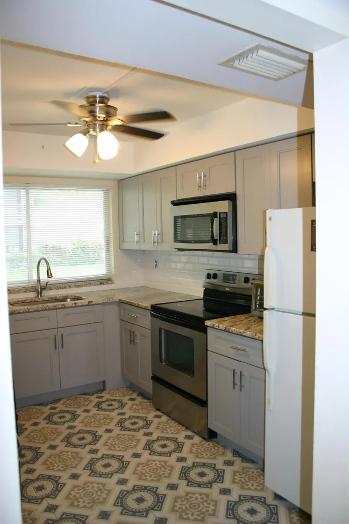 5570 Tamberlane Circle Palm Beach Gardens FL 33418