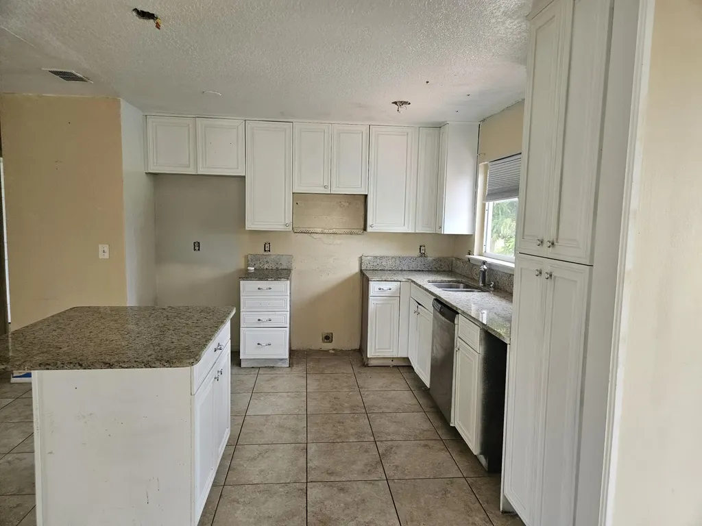 252 SW Cherryhill Road Port St Lucie FL 34953