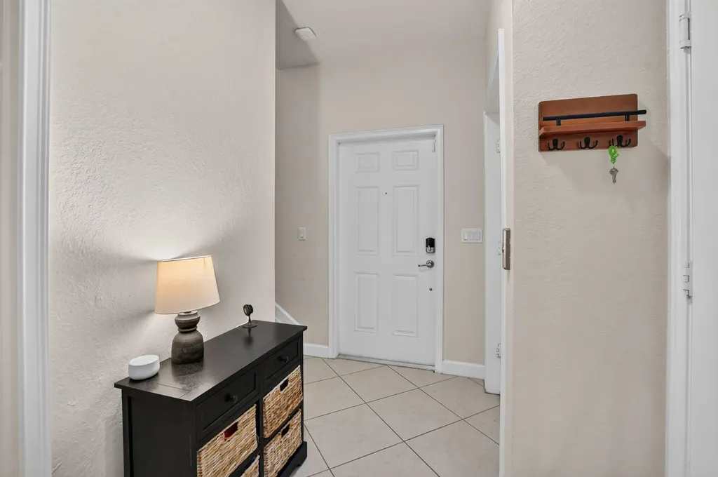27 NW Hawthorne Place Boca Raton FL 33432