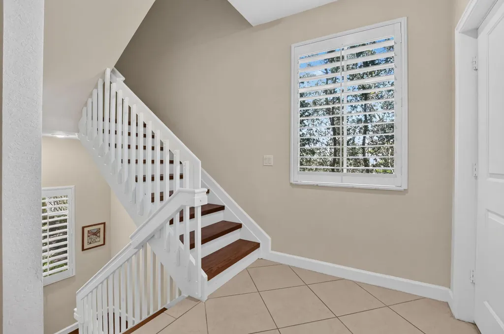 27 NW Hawthorne Place Boca Raton FL 33432