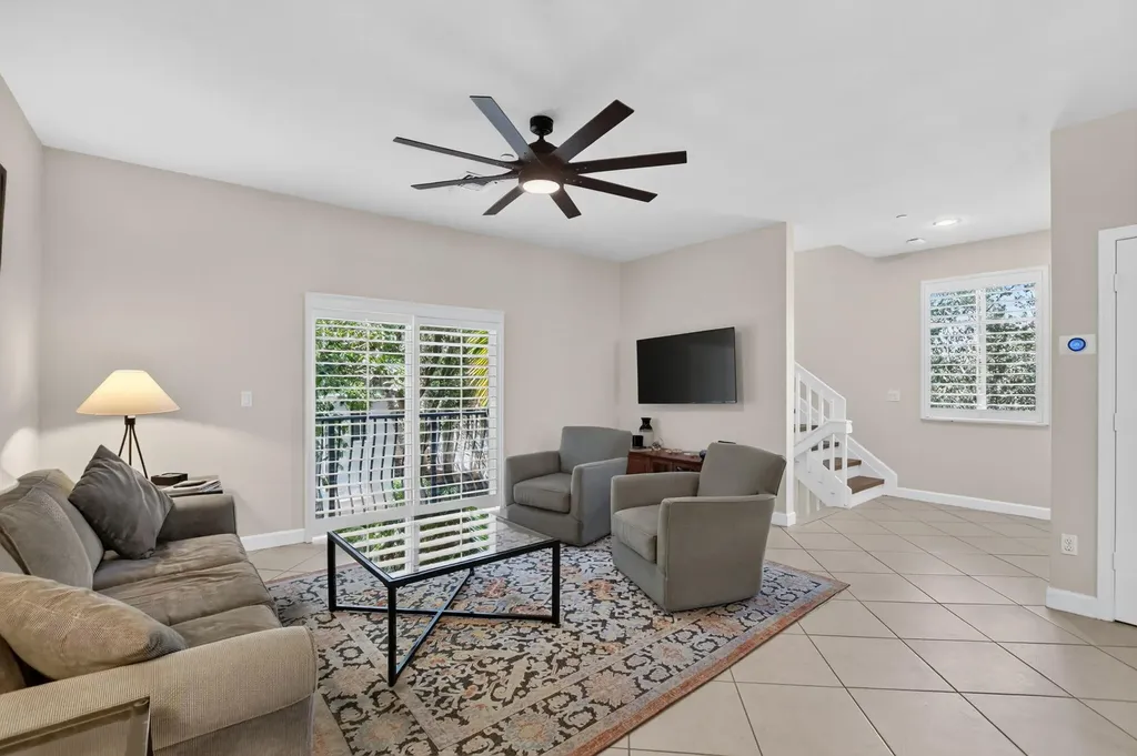 27 NW Hawthorne Place Boca Raton FL 33432