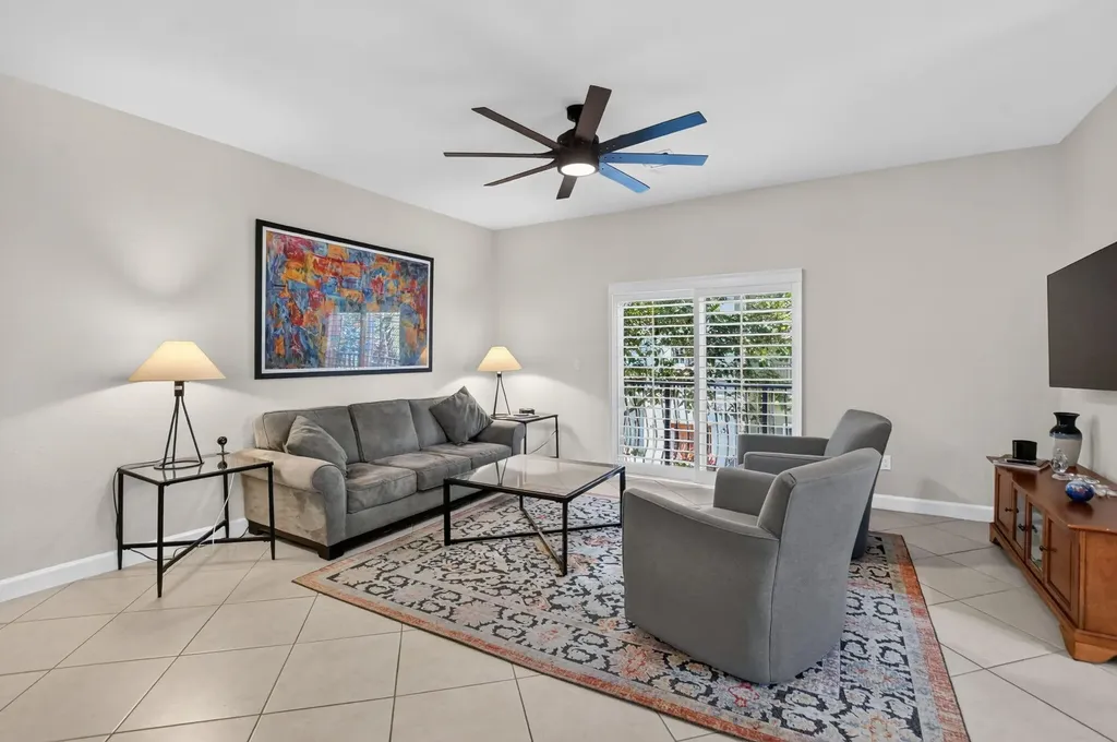 27 NW Hawthorne Place Boca Raton FL 33432