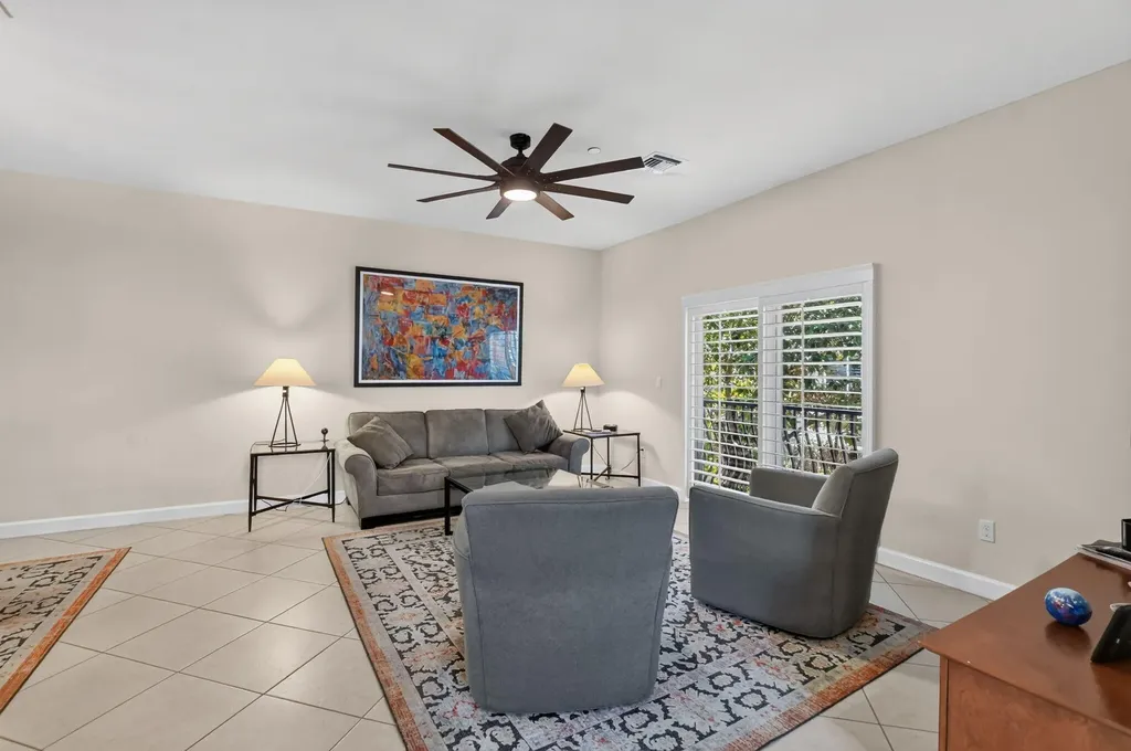 27 NW Hawthorne Place Boca Raton FL 33432