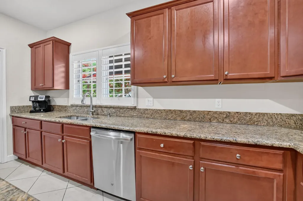 27 NW Hawthorne Place Boca Raton FL 33432