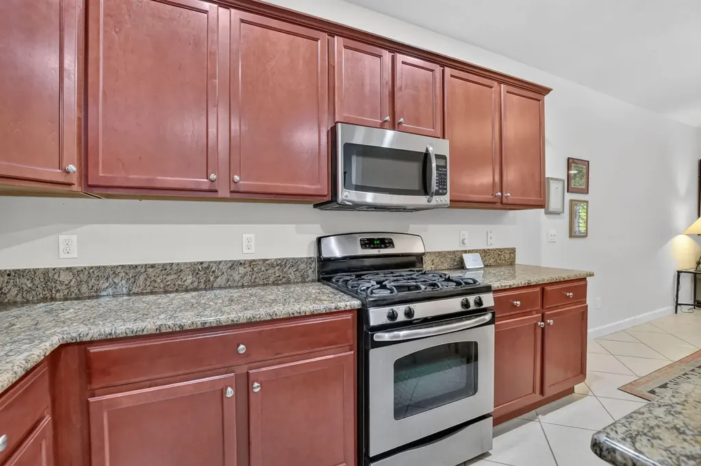 27 NW Hawthorne Place Boca Raton FL 33432