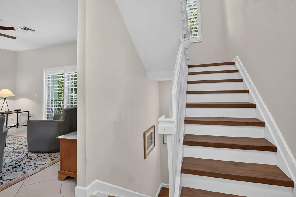 27 NW Hawthorne Place Boca Raton FL 33432
