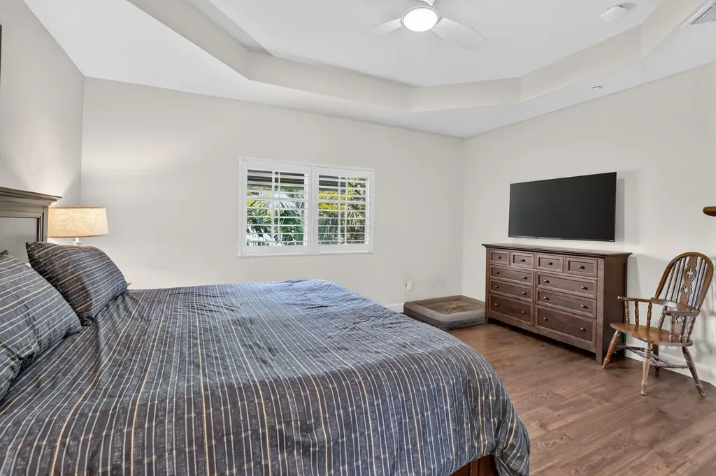 27 NW Hawthorne Place Boca Raton FL 33432