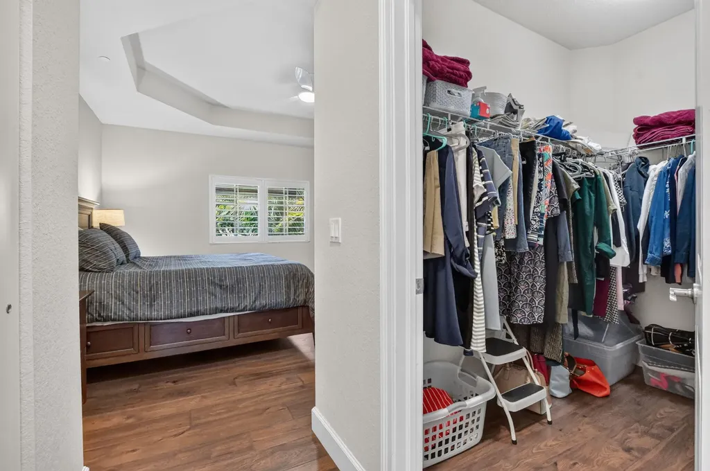 27 NW Hawthorne Place Boca Raton FL 33432