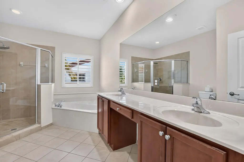 27 NW Hawthorne Place Boca Raton FL 33432
